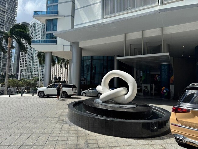 Building Photo - 200 Biscayne Blvd Way