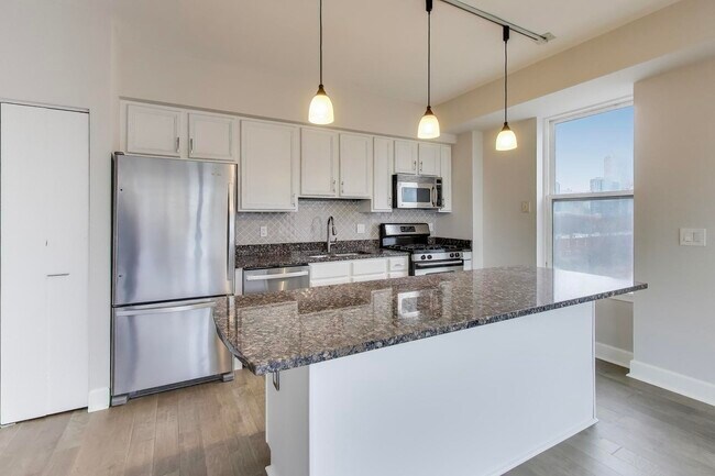 Building Photo - 5 E 14th Pl