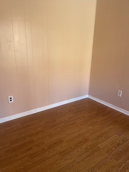 Building Photo - 379 Heathland Dr