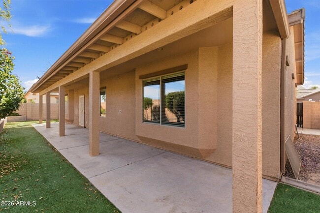 Building Photo - 8938 W Grovers Ave