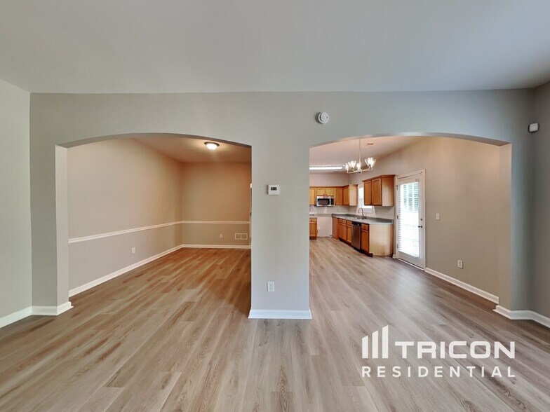 Building Photo - 1204 Willow Bend Ct SW