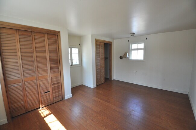 Building Photo - 19006 W Edwards Rd