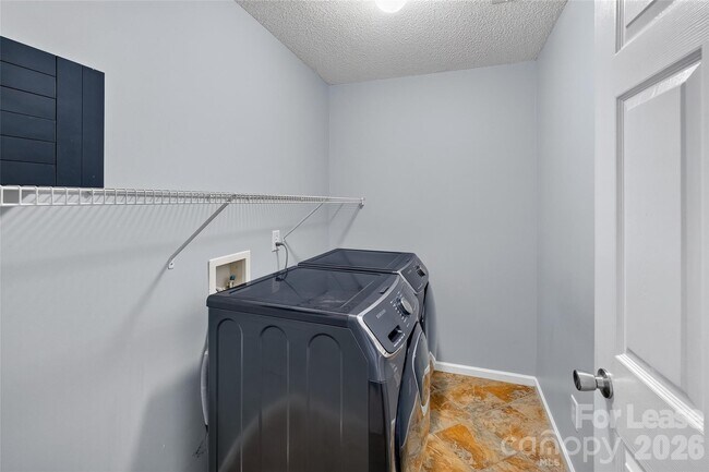 Building Photo - 10745 Glenluce Ave
