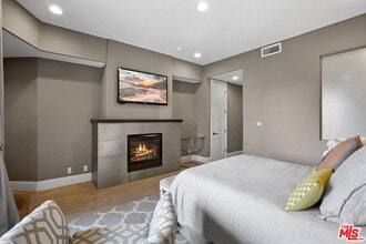 Building Photo - 16123 Sunset Blvd