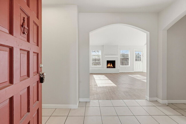 Building Photo - 11202 Sagehill Dr