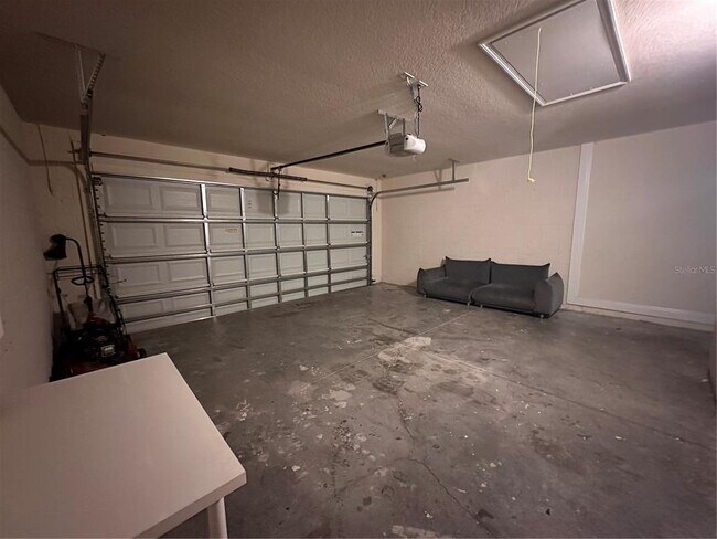 Building Photo - 402 Edith Dr