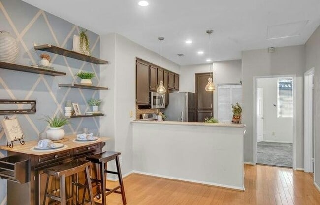 Building Photo - 6068 Paseo Salinero