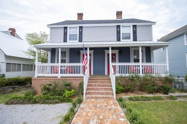 Primary Photo - 2 Bedroom, 1.5 Bath in West Columbia, Step...