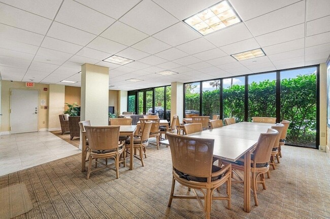 Building Photo - 4200 N Ocean Dr