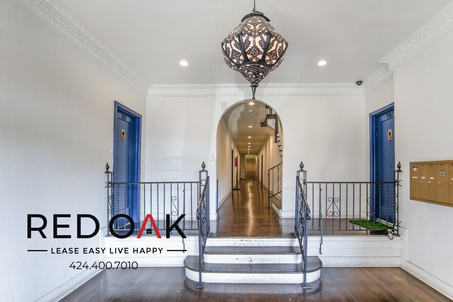 Building Photo - 1818 Whitley Ave