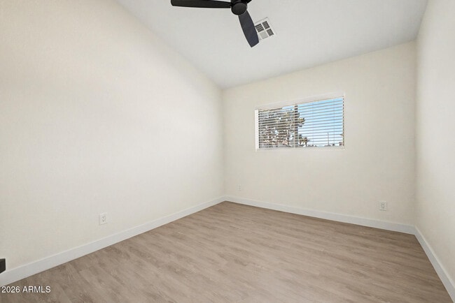 Building Photo - 2084 N Sunset Dr