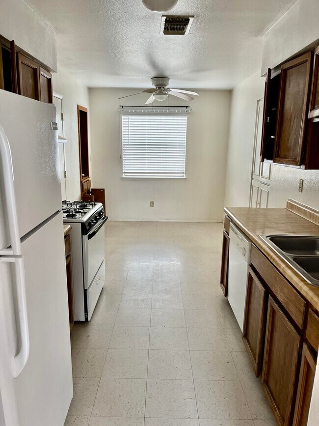 Building Photo - 10724 Onyxstone St