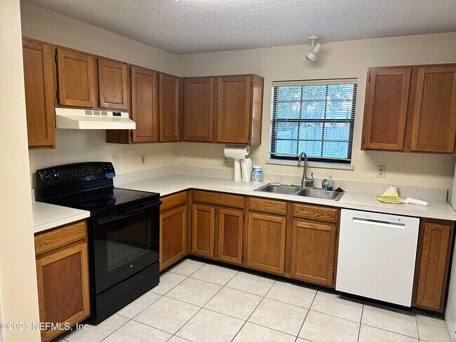 Building Photo - 4345 Gran Meadows Ln S