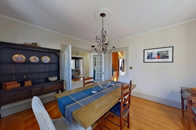 Building Photo - 27 Cranston Ave