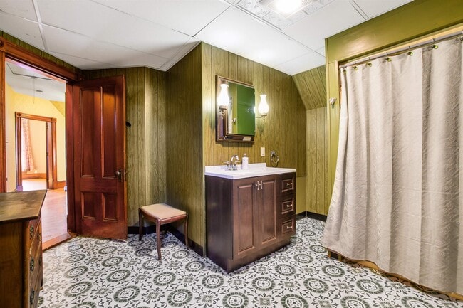 Building Photo - 19 Pine St