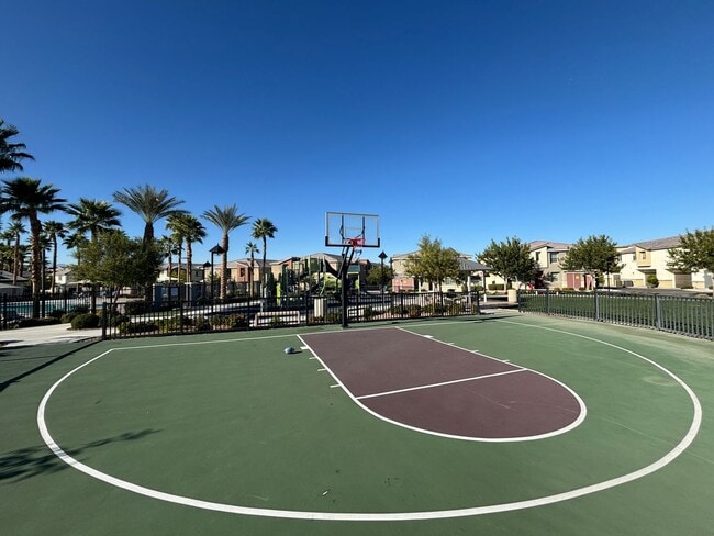 Building Photo - Beautiful 3Bed/3Bath Townhome located in Enterprise/Southern Highlands–Southwest Henderson border...