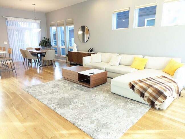 Building Photo - 1388 Snowberry Ln