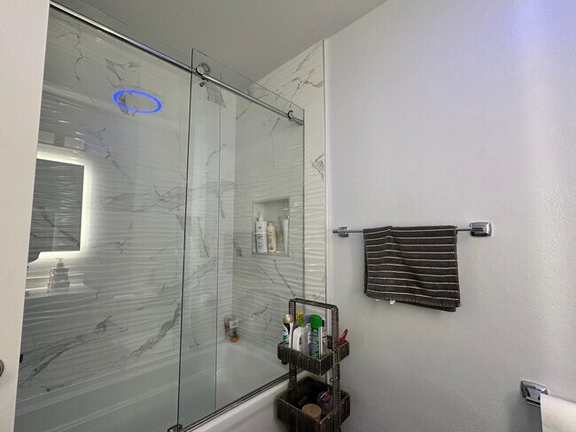 Building Photo - 7551 Maywood Dr