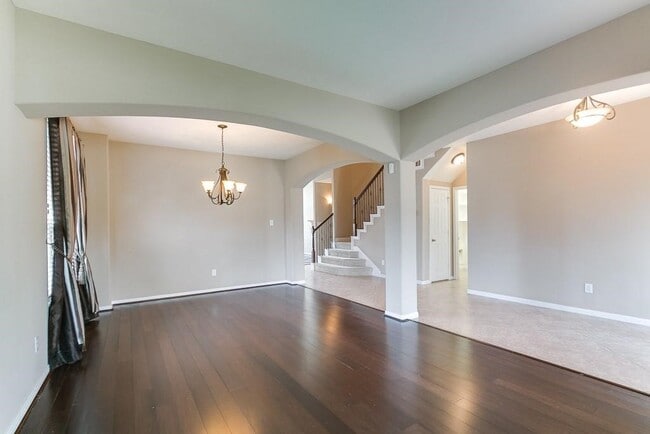 Building Photo - 5803 Cedar Field Way