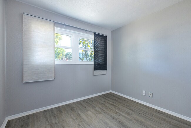 Building Photo - 4717 W Leila Ave