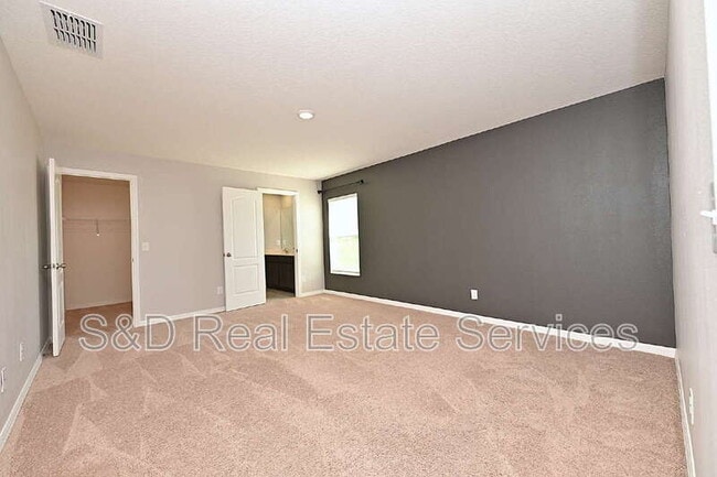 Building Photo - 1563 Swan Lake Cir