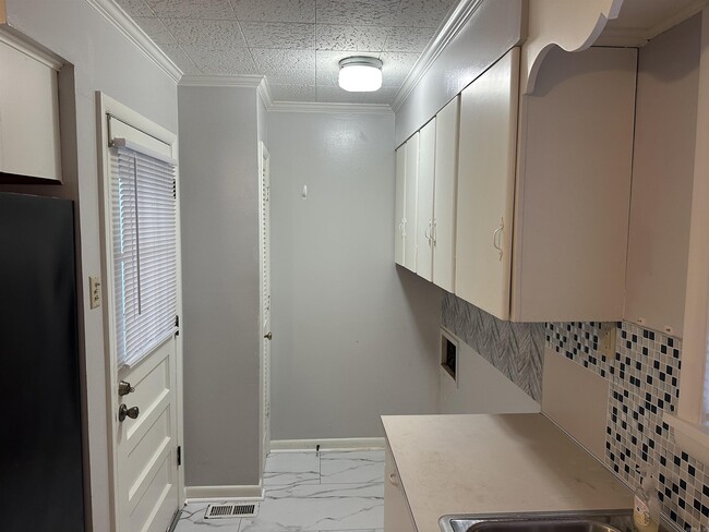 Building Photo - 6719 Brentwood Rd