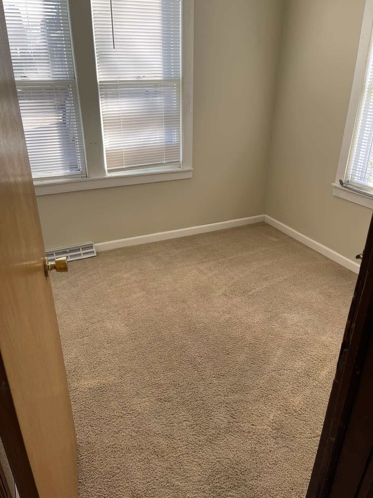 Building Photo - 104 E 23rd St