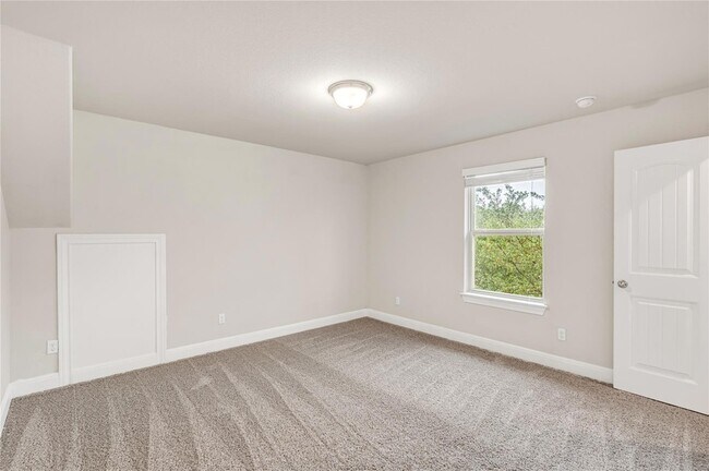 Building Photo - 5300 Cipriano Dr
