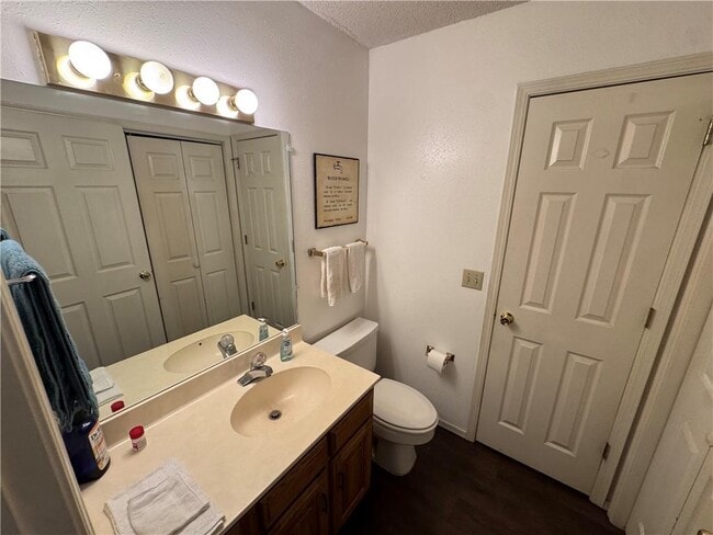 Building Photo - 306 S 11th Pl