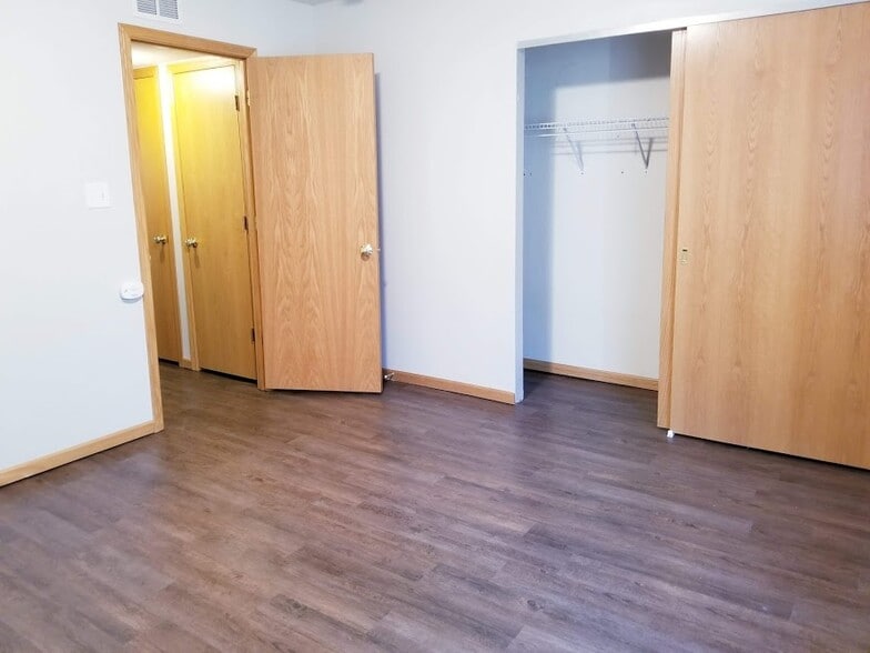 Building Photo - 1803 21st Ave Pl