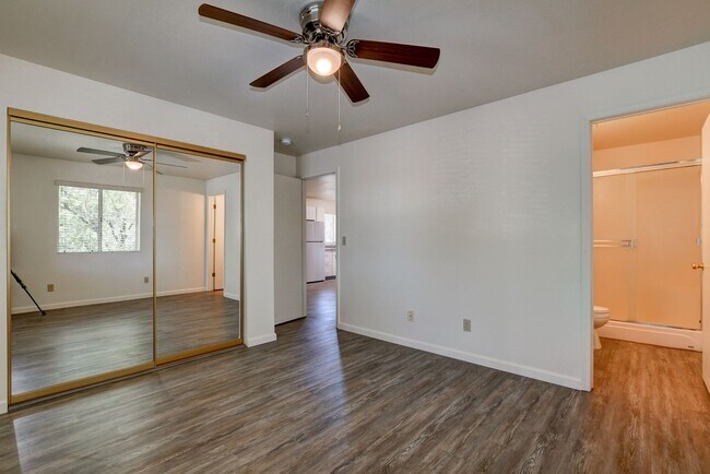 Building Photo - 114 Bradshaw Dr