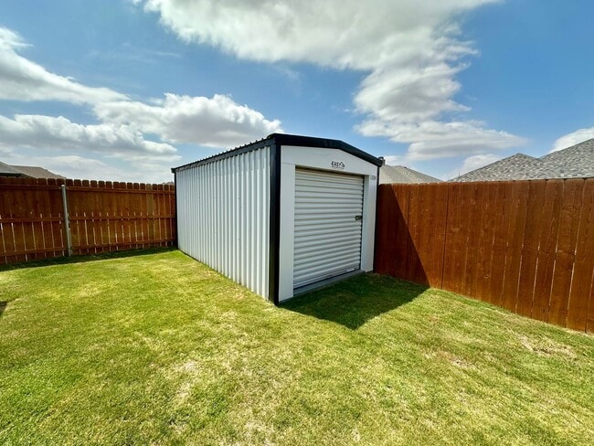 Building Photo - Self Showing - Beautiful 4 Bed 2 Bath - Co...