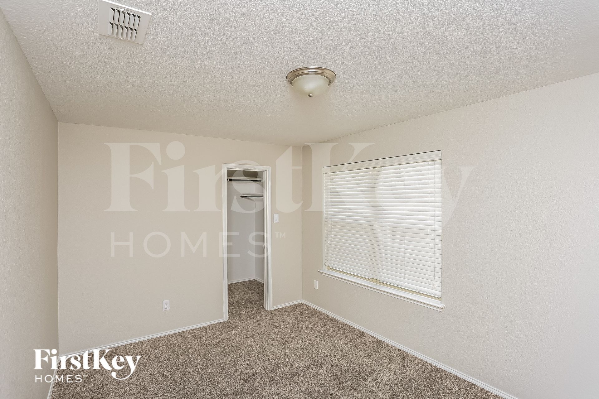 Building Photo - 4252 Glen Abbey Dr