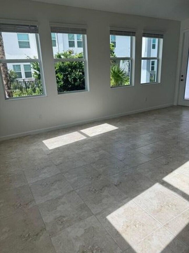 Building Photo - 16452 Millenium Ct