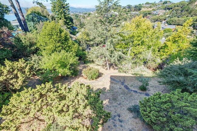 Building Photo - 90 Geldert Dr