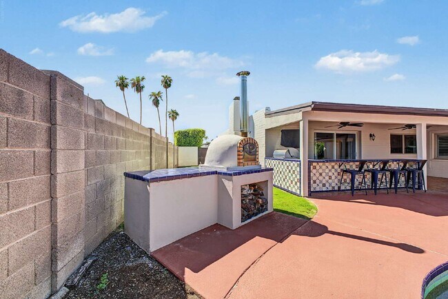 Building Photo - 13015 N 49th Pl