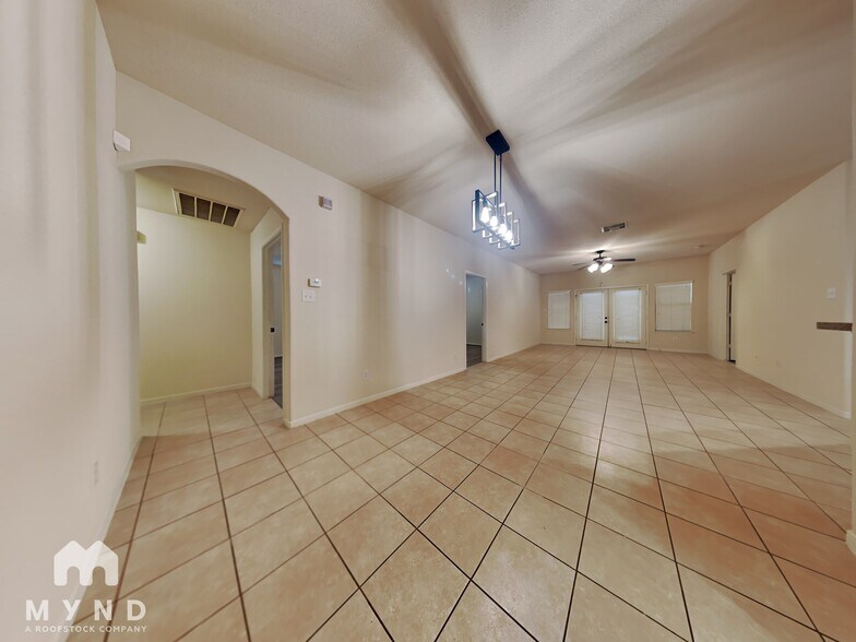 Building Photo - 2711 Lexington Park Dr