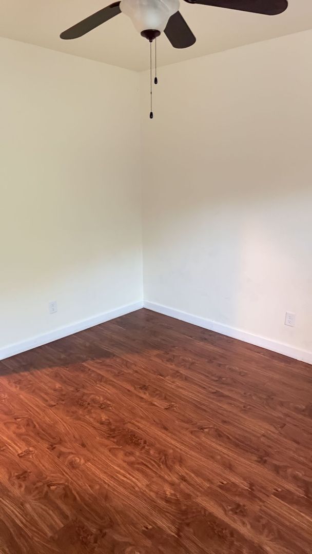 Building Photo - 3 bedroom 1.5 bathroom! HOUSING ACCEPTED!