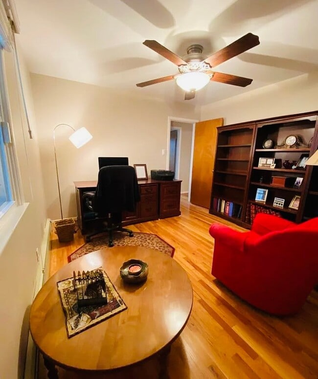 Building Photo - ALL PROSPECTIVE TENANTS MUST SUBMIT A $58 ...