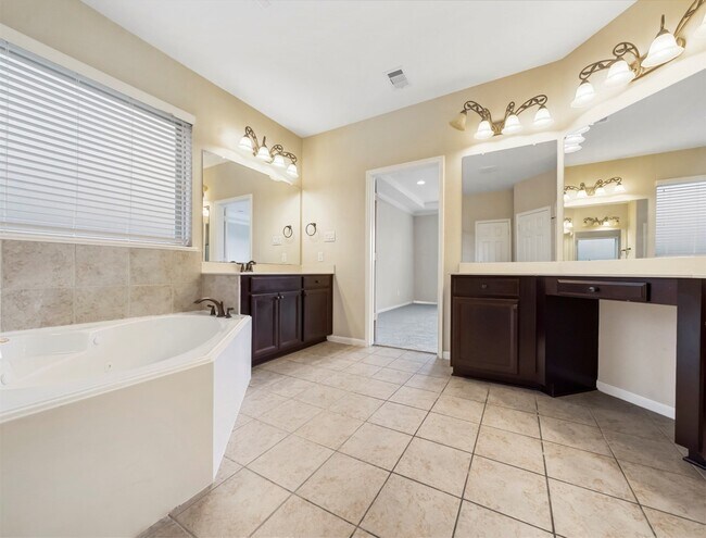 Building Photo - 4919 Blackwater Ln