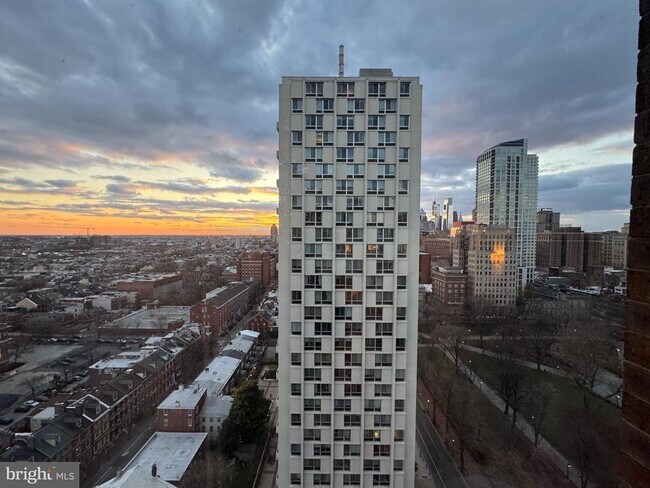 Building Photo - 241 S 6th St