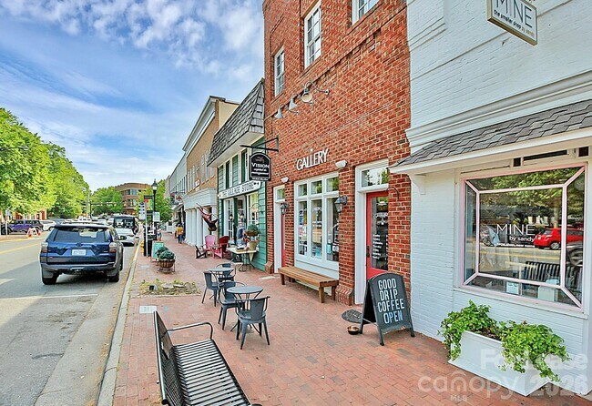 Building Photo - 752 Cotton Gin Alley