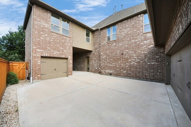 Building Photo - 23514 Bellina Dr