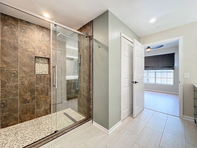 Building Photo - 13103 Mulberry Park Dr