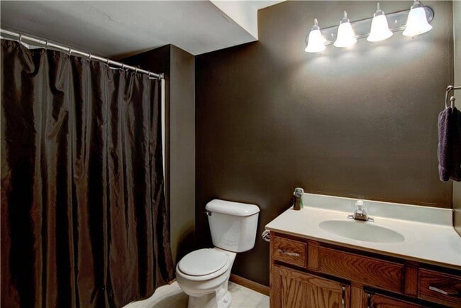 Building Photo - 715 Hewitt St