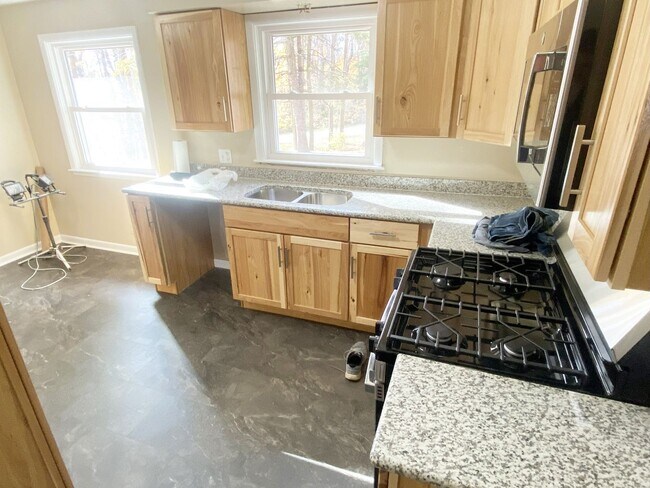 Building Photo - 4-Bedroom, 1 Bath Home on Wooded Lot near Aspirus Hospital