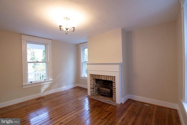 Building Photo - 401 Henry Clay St