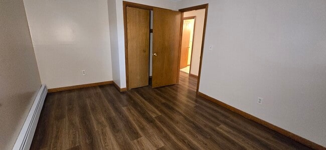 Building Photo - 2319 Main St