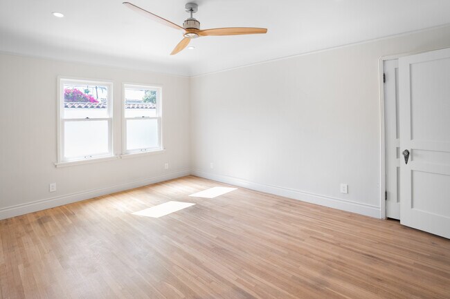 Building Photo - 1215 S Crescent Heights Blvd