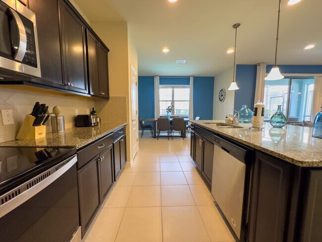 Building Photo - 2463 Tangier Dr